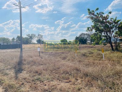 19 New Queen Road, Queenton