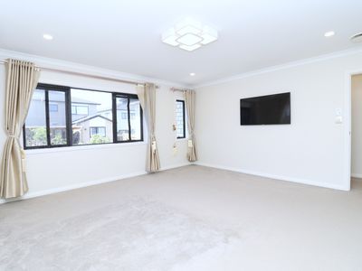 6 McQuoids Road, Flat Bush