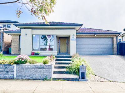 52 Butterscotch Esplanade, Manor Lakes