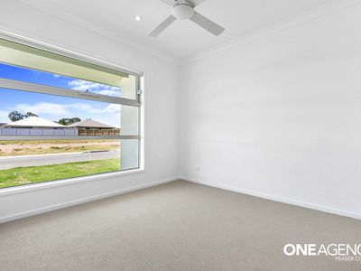 18 Quarterdeck Avenue, Pialba