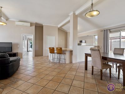 12 Waterlily Close, Huntingdale