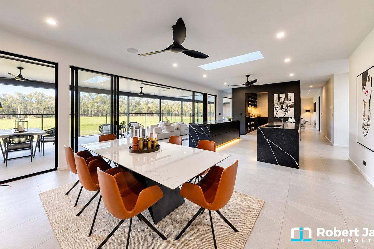 24 Amaroo Place, Cooroibah