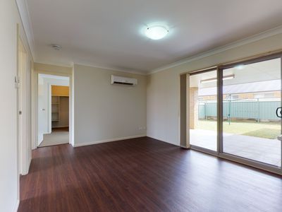 9 Selkirk Avenue, Dubbo