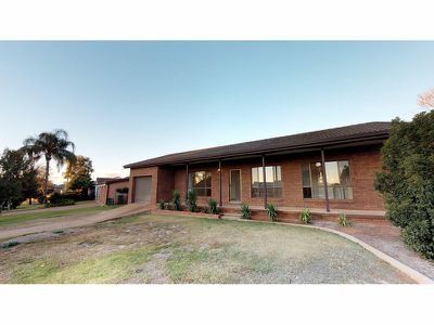 39 Hazelwood Drive, Dubbo