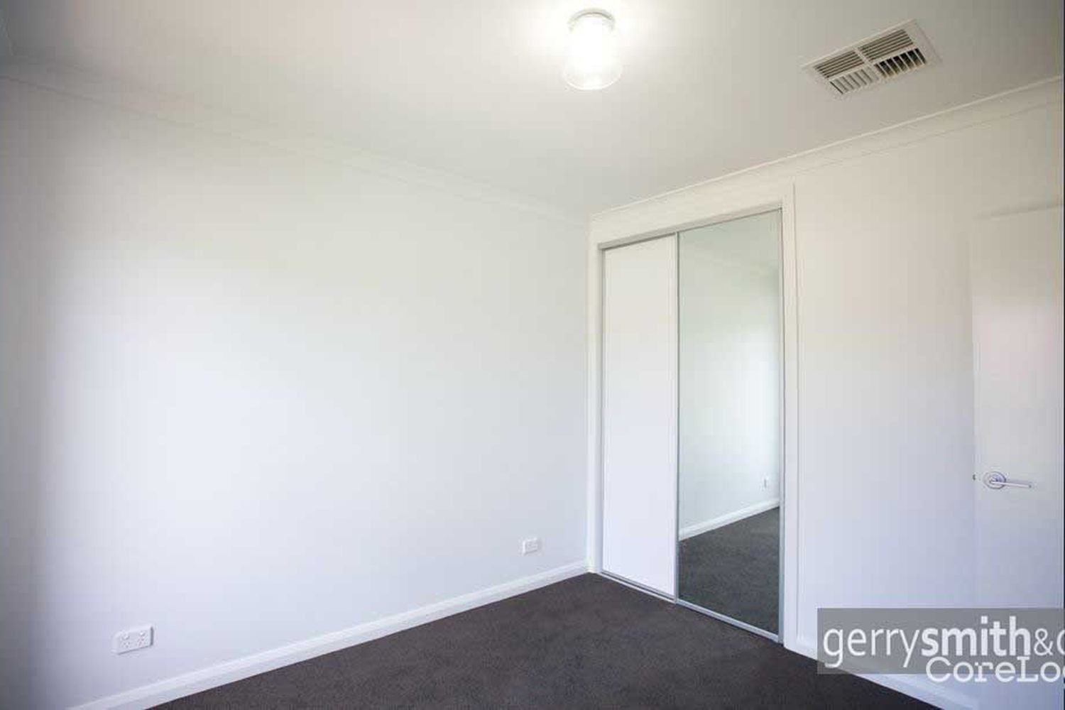 27 Williams Road, Horsham