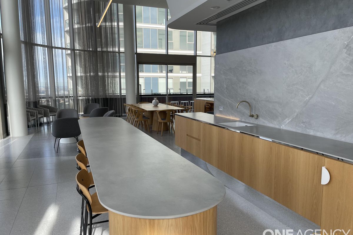 1601 / 8 Chambers Court, Epping