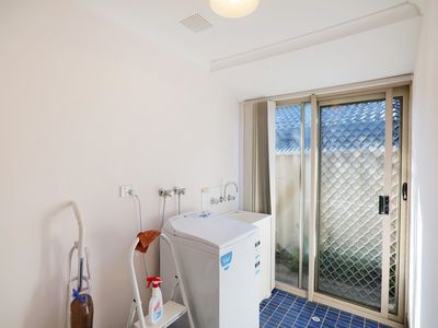 8 David Close, Osborne Park