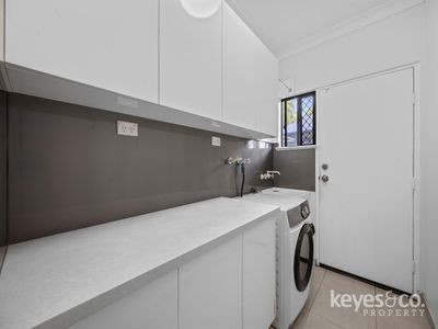 60 Crestbrook Drive, Mount Louisa