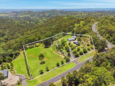 12 Scenic View, Razorback