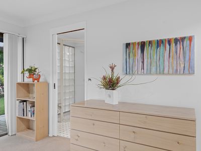 24 Balis Street, Holland Park West