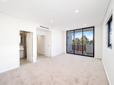 33/93 Caddies Boulevard, Rouse Hill