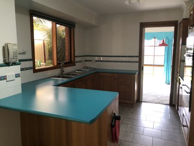7-9 Burlington Crescent, Leopold