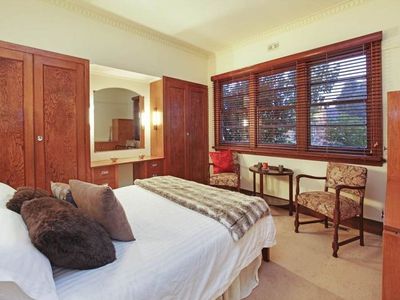 5 Central Avenue, Manifold Heights