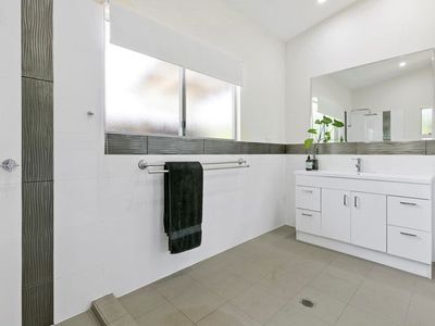 6 Coreen Avenue, Tewantin