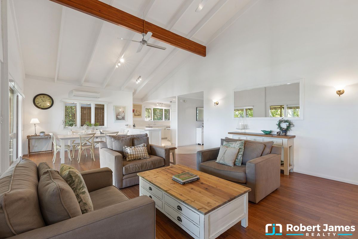 15 Moonare Crescent, Noosa Heads