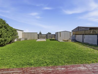 19 Gunn Parade, Low Head