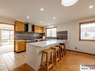 5 Landy Street, Horsham