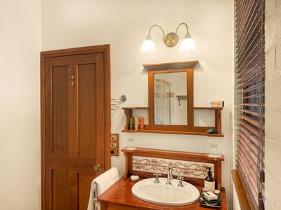 37-41 Western Avenue, Montville