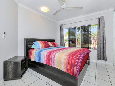 11 Buckingham Street, Gunn