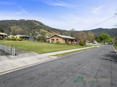 10 Beauty Avenue, Mount Beauty