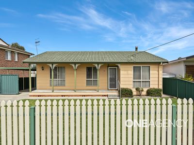 12 Dorothy Avenue, Basin View