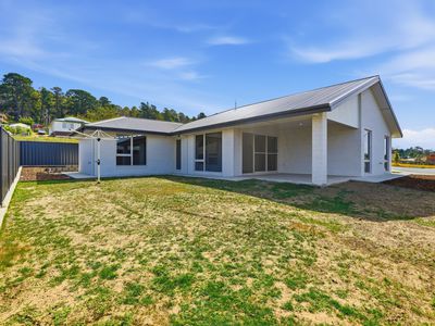 2 Coultman Close, Beaconsfield