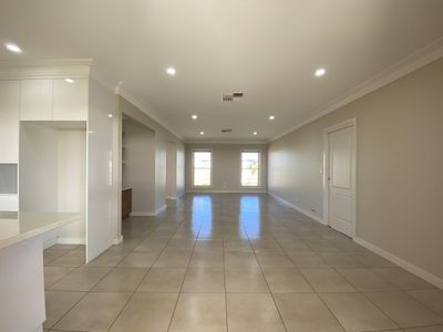 72 Champagne Dr, Dubbo