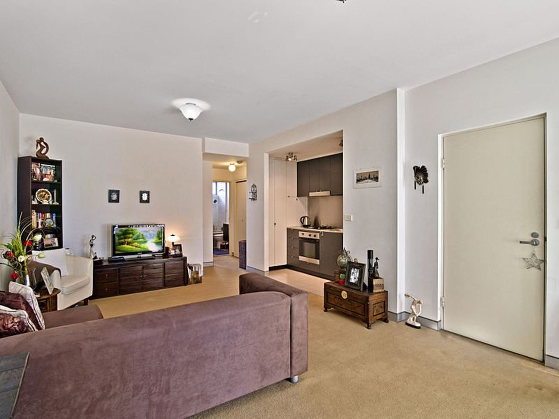240 / 3 Queen Street, Rosebery