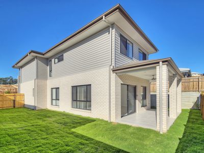 305 Lakeside Avenue, Springfield Lakes