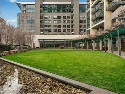 808 / 250 Saint Kilda Road, Southbank