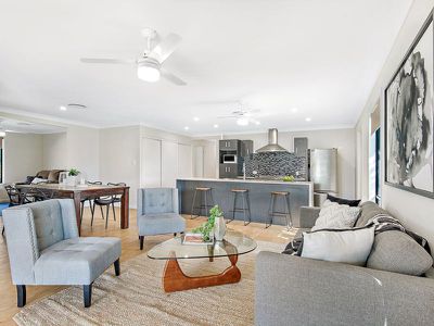 10 Longstaff Crescent, Pimpama