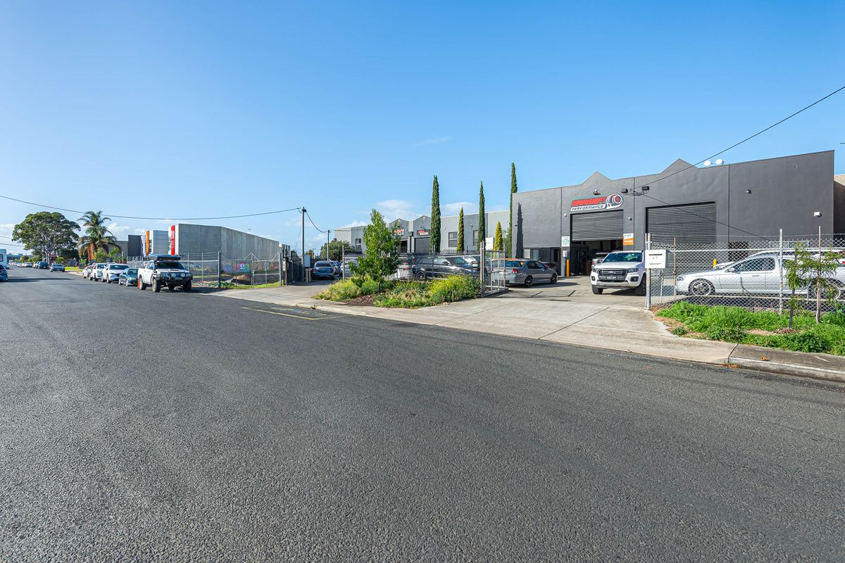 1&2 / 45 Macaulay Street, Williamstown North