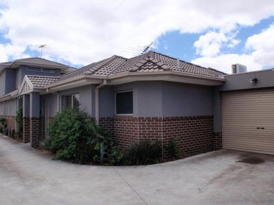 2 / 6 Oberon Avenue, St Albans