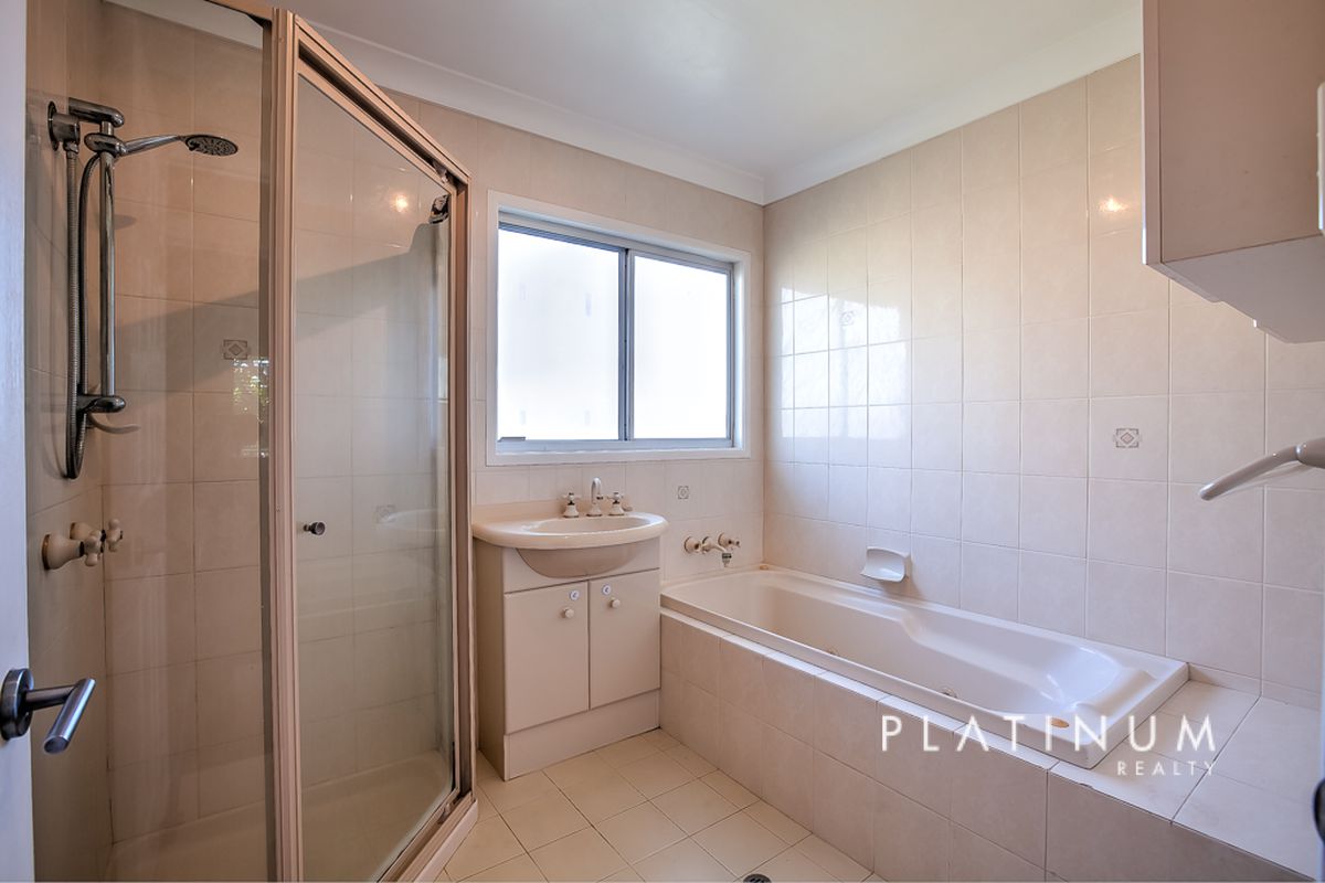 2 Dunbarton Avenue, Bundall