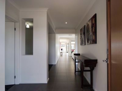 15 Springwater Drive, Lara