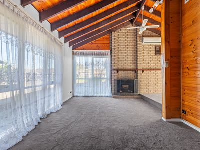 15 Banksia Crescent, Hoppers Crossing