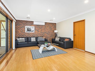 4 Warri Place, Oak Flats