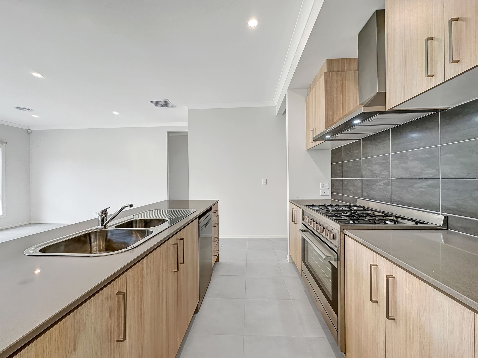 6 Crowlands CIRCUIT, Eynesbury