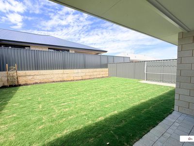 380 Lake Valley Drive, Lakelands
