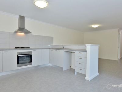 2 / 4 Balfour Road, Swan View