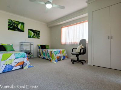 152-166 Western Avenue, Montville