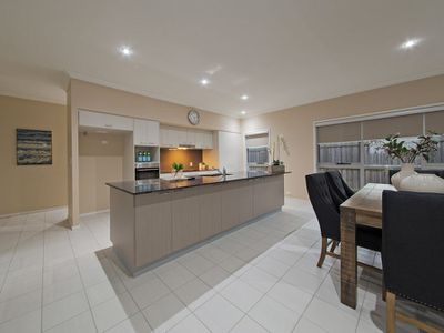 21 Margaret Crescent, Wakerley