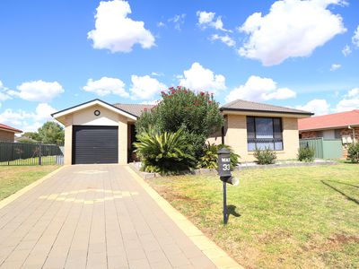 33 Doncaster Avenue, Dubbo