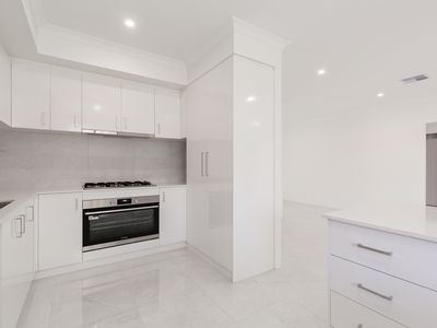 16 Ashville Grange, Henley Brook