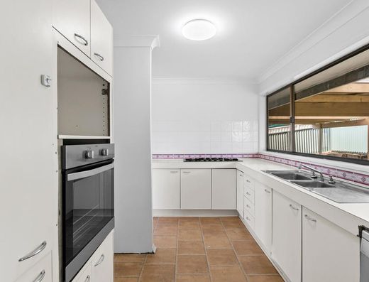 5 Philo Cl, Rosemeadow