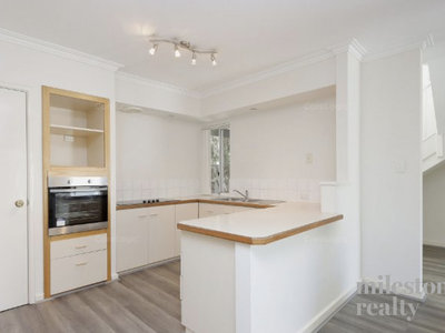 2 / 13 Helm Street, Mount Pleasant