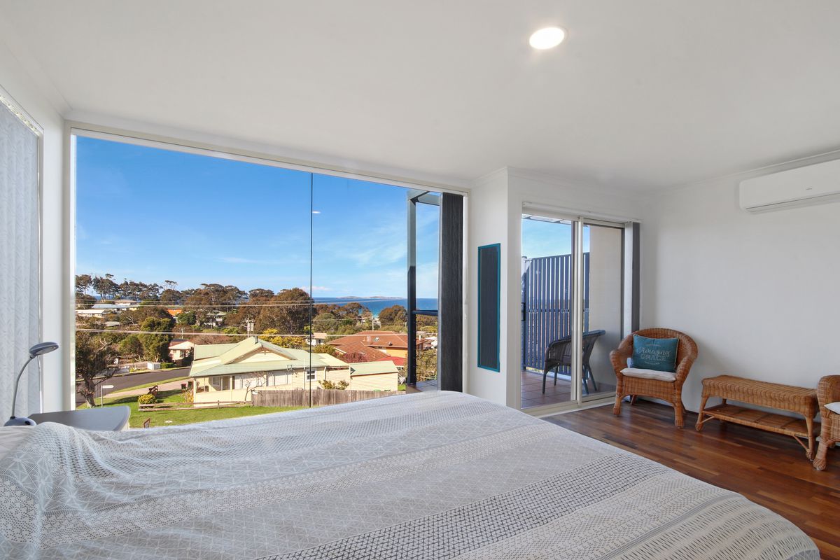 Unit 1  / 10-12 Marine Drive, Narooma