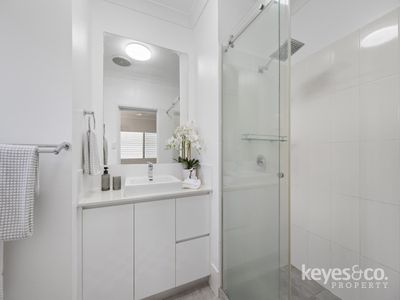 6 Viola Court, Annandale