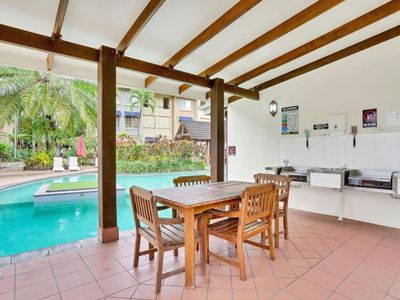 1114 / 2-10 Greenslopes Street, Cairns North