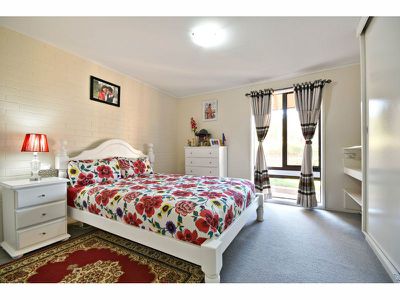 4 / 10 Sturt Circle, Dubbo